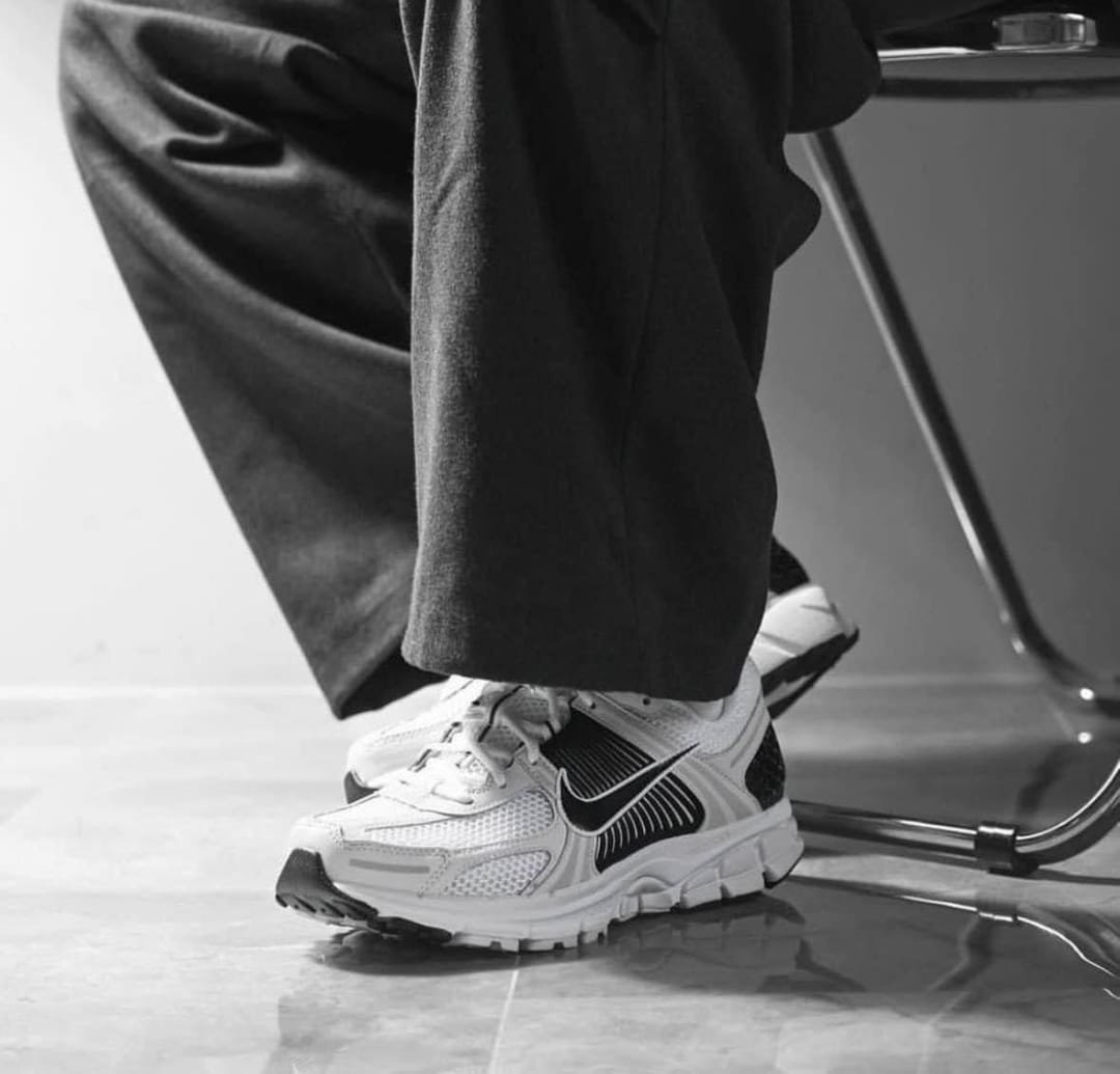 Nike Zoom Vomero 5 Panda - Image 3