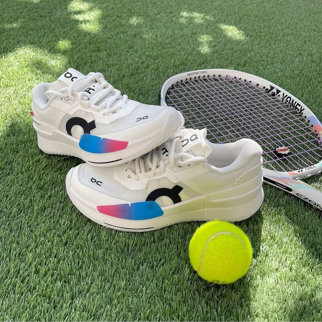 On Cloud Running The Roger Pro 2 White Malibu - Image 4