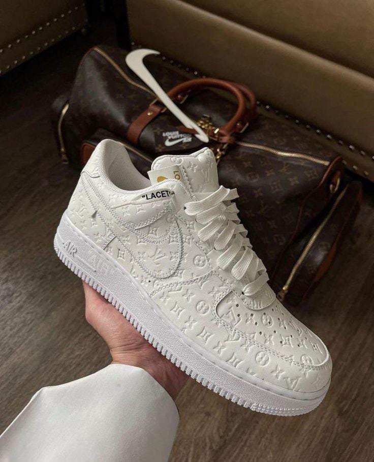 Nike Airforce 1 low Off white X louis Vuitton - Image 2