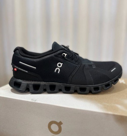 On Cloud 5 Waterproof running black