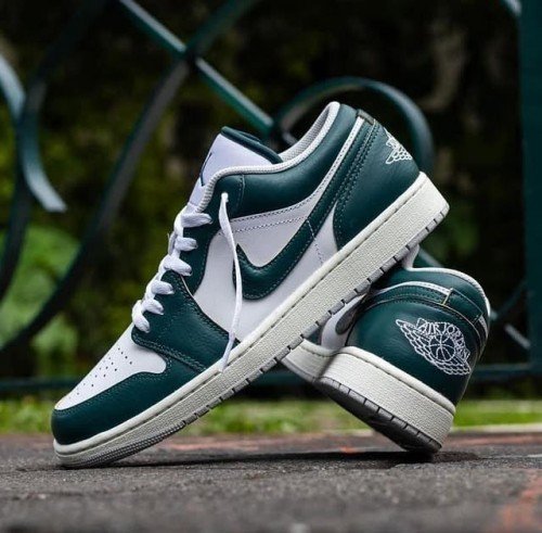 Air Jordan 1 Low Oxidised Green - Image 4