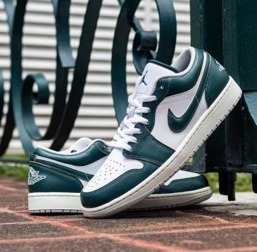 Air Jordan 1 Low Oxidised Green - Image 3