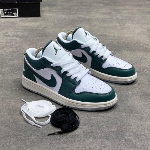 Air Jordan 1 Low Oxidised Green - Image 2