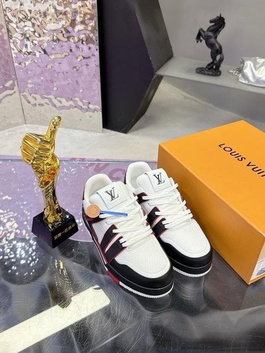 LOUI.S VUITTON ICONIC TRAINER WHITE RED