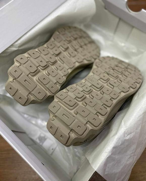 Alo Runner Gravel sand - Image 2