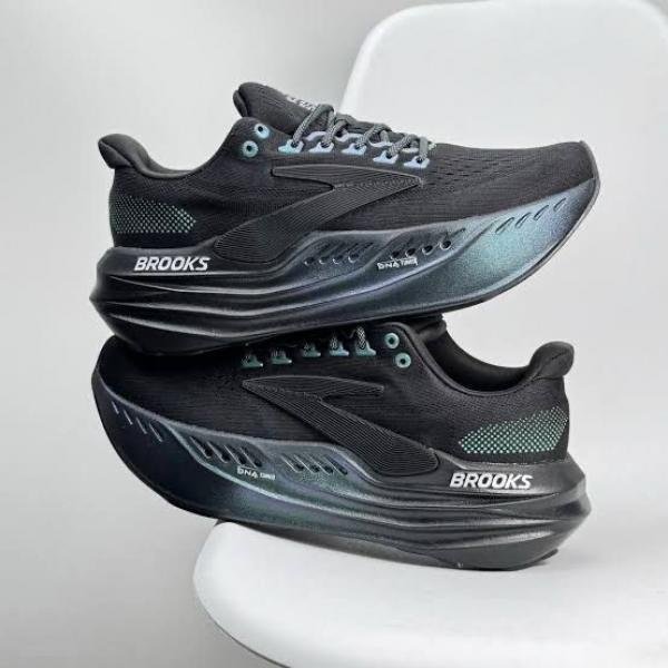 Brooks Glycerine Max Black Magic