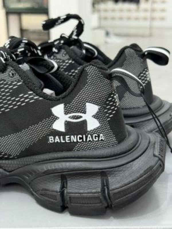 BALENCIAG.A 3 XL X UNDE.R ARMOUR BLACK - Image 3