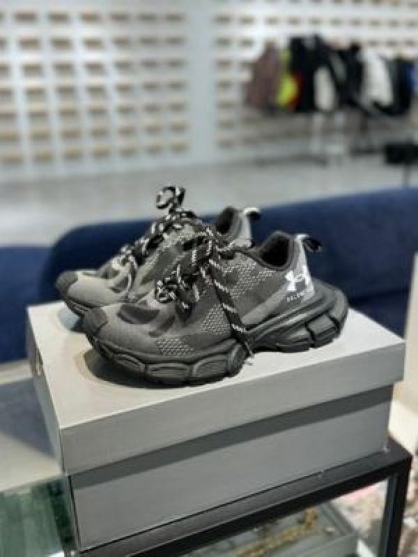 BALENCIAG.A 3 XL X UNDE.R ARMOUR BLACK - Image 2