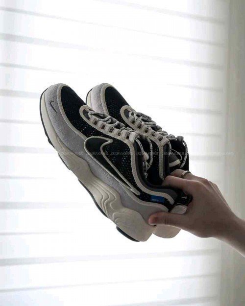 Nikee Air Zoom Spiridon x Undefeated Phantom - Image 3