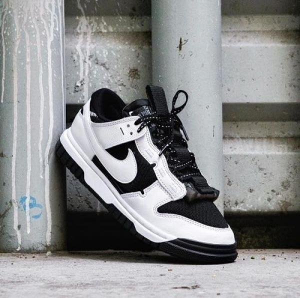 Nik ee dunk low jumbo reverse panda