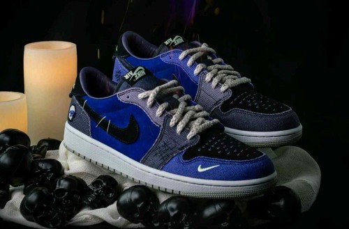 AIR JORDAN RETRO 1 LOW OG REGENCY PURPLE AND DARK RAISIN - Image 10