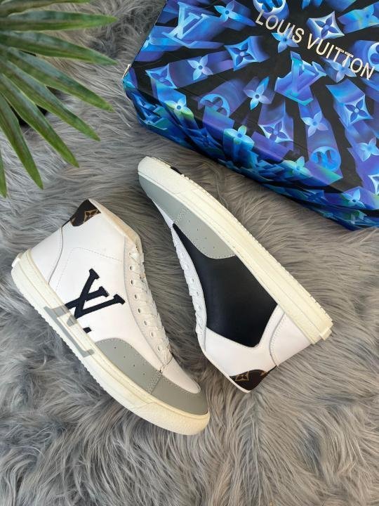 LOUISS VUITTON X CHARLIE PREMIUM SNEAKER - Image 5