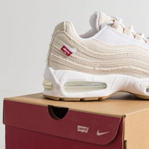 Levis x Air Max 95 OG Light Orewood Brown - Image 3