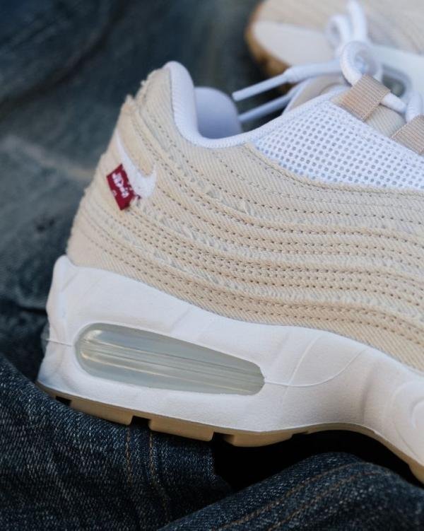 Levis x Air Max 95 OG Light Orewood Brown - Image 5