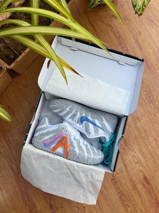 Nik e JA 3 Light Show greywith og box - Image 4