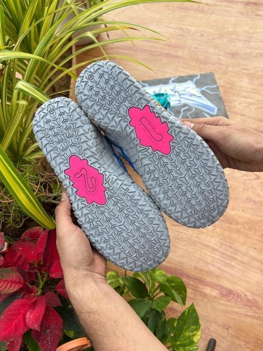 Nik e JA 3 Light Show greywith og box - Image 5