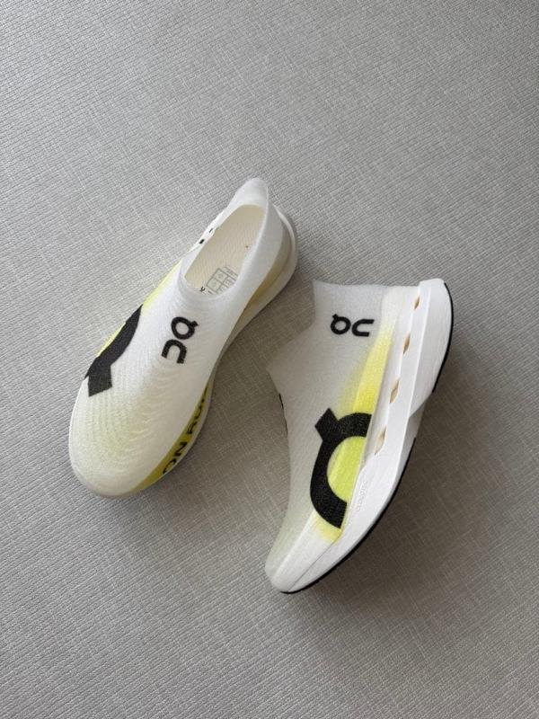 On Cloudboom Strike LS White Green