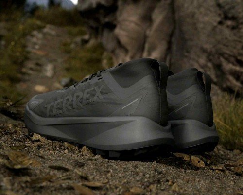 Adidass TERREX Agravic GORE-TEX Trailrunning All Black 5020 - Image 5