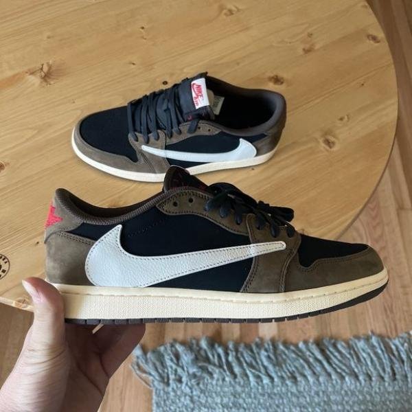 Travis Scott x Air Jordan 1 Low Mocha TOP BATCH UA - Image 3