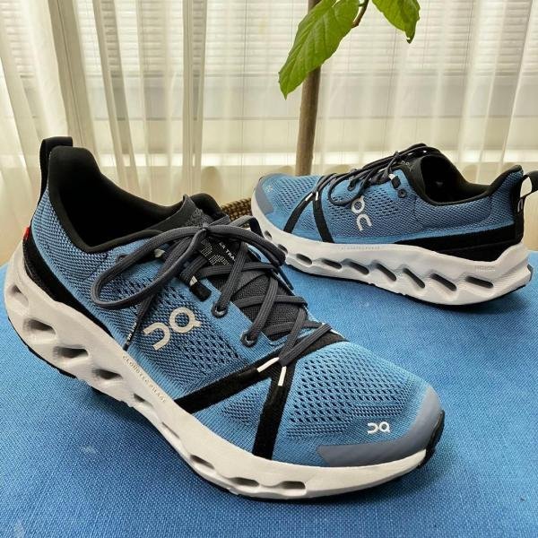 On Cloud surfer Trail running shoe in the Niagara Glacier TOP BATCH UA - Image 5