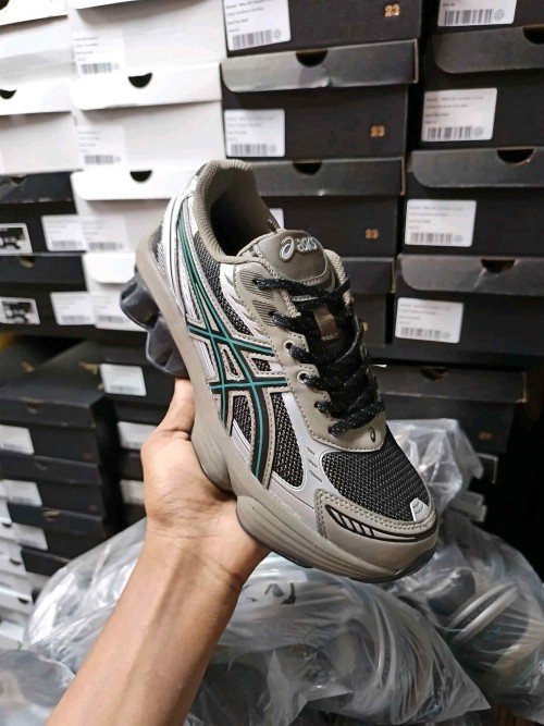 Asicss Gel-Kinetic Fluent Black Dark Taupe 447 TOP BATCH UA - Image 3