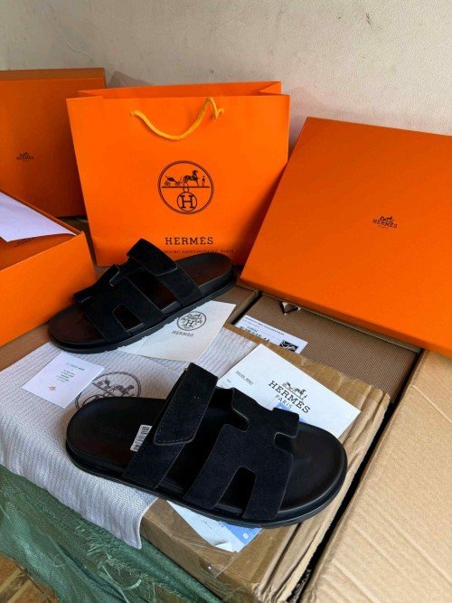 Hermes Sandal All Black 210 TOP BATCH UA - Image 3