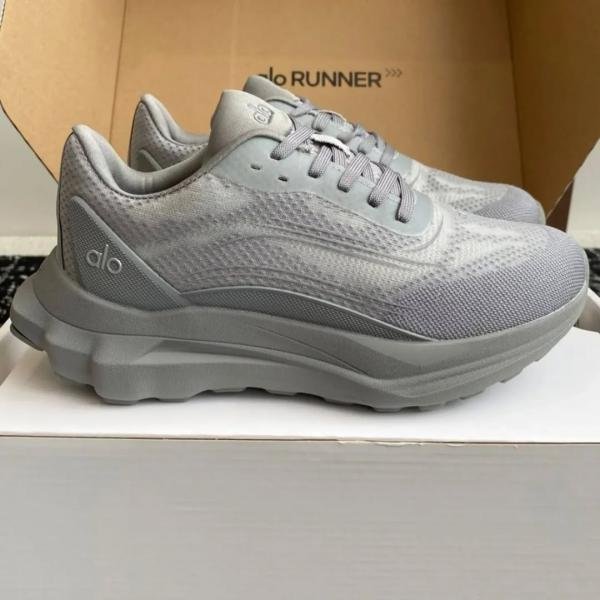 Alo Yoga Alo Runner unisex shoe in grey mesh TOP BATCH UA - Image 4