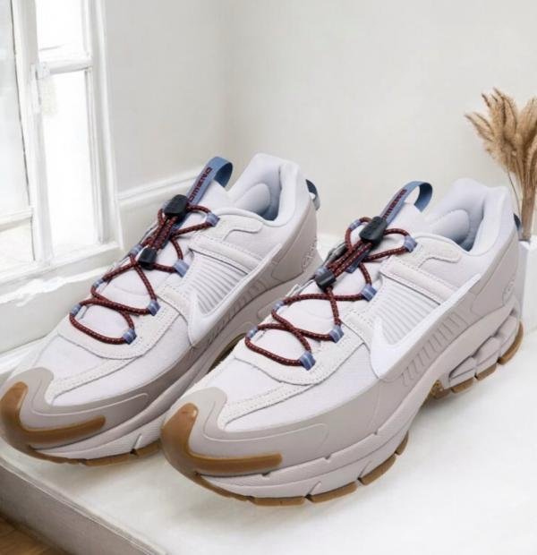 Nike Mens Zoom Vomero Roam Grey Vast White TOP BATCH UA - Image 3
