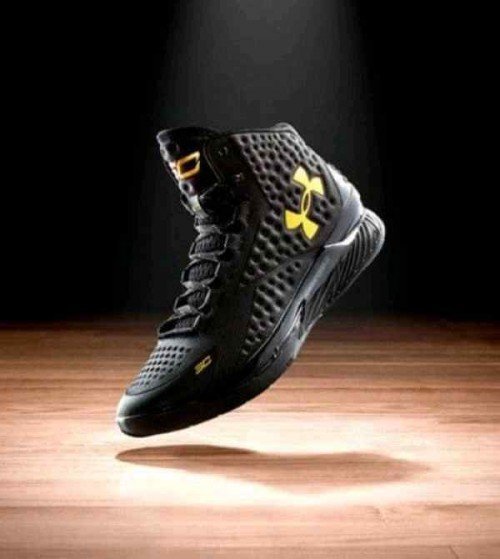 UNDERR ARMOUR UA CURRY 1 GOLD BANNER BLACKOUT TOP BATCH UA - Image 3