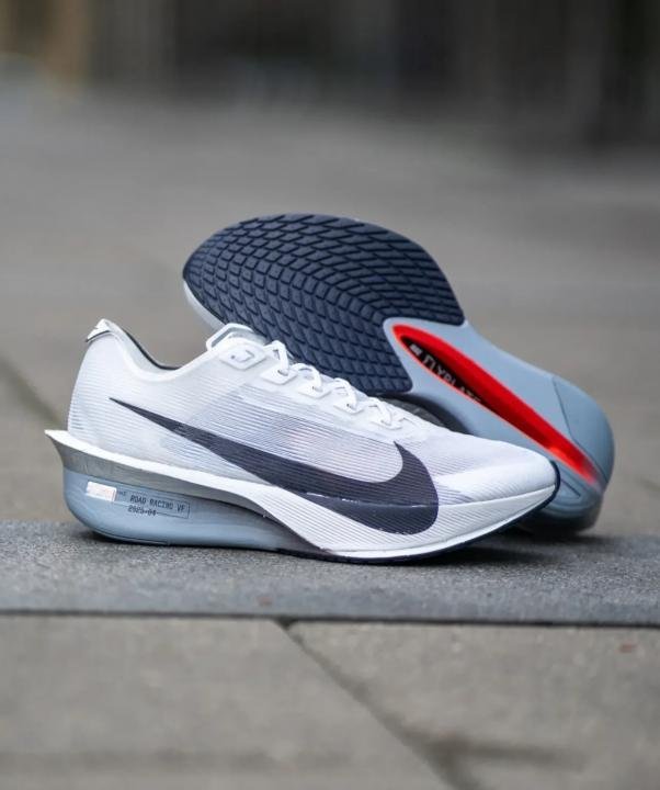 Nike Vaporfly 4 Road Racing White Black TOP BATCH UA - Image 2