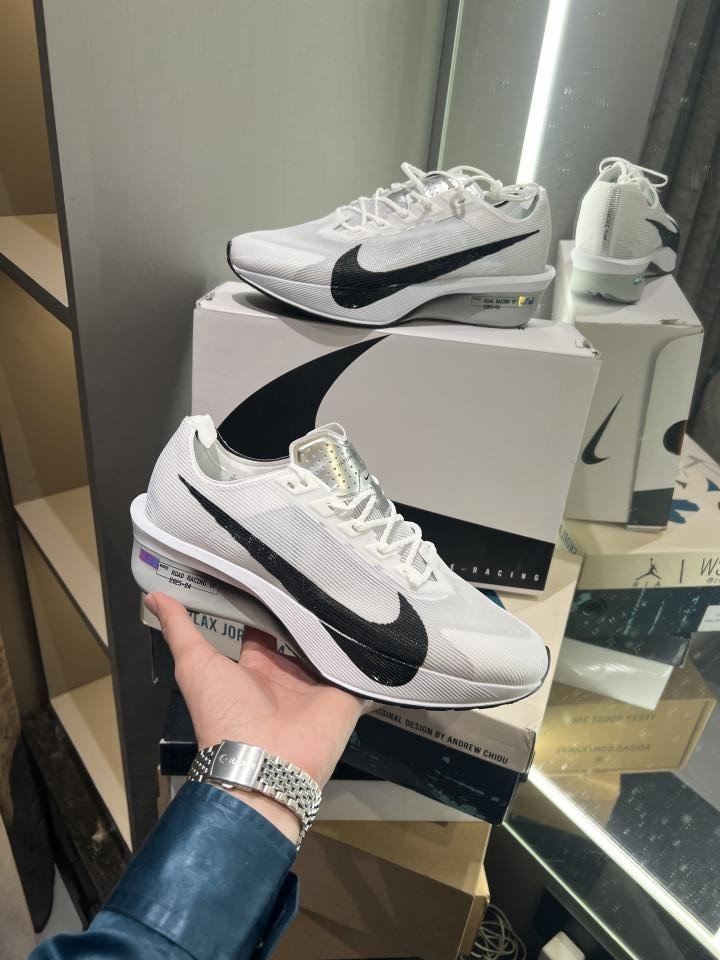 Nike Vaporfly 4 Road Racing White Black TOP BATCH UA - Image 4