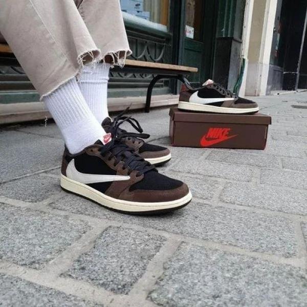 NIK AIR jordan retro 1 low Travis Scott x dark mocha TOP BATCH UA - Image 4