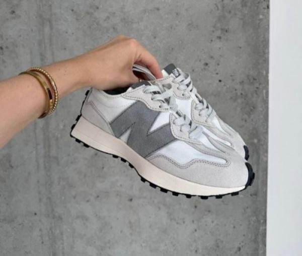 NEW BALAANNCE 327 WHITE GREY TOP BATCH UA - Image 3