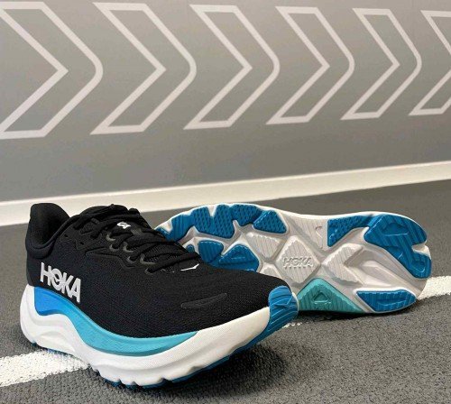 HOKA Arahi 8 Mens BlackSkyward Blue TOP BATCH UA - Image 3