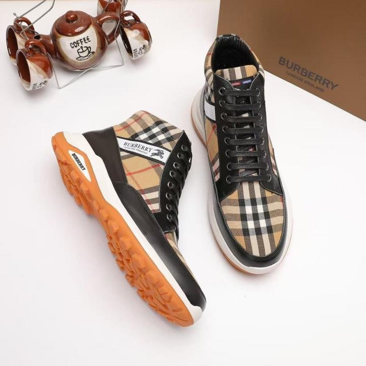 BURBERRY IMPORTED PREMIUM SNEAKER TOP BATCH UA - Image 4