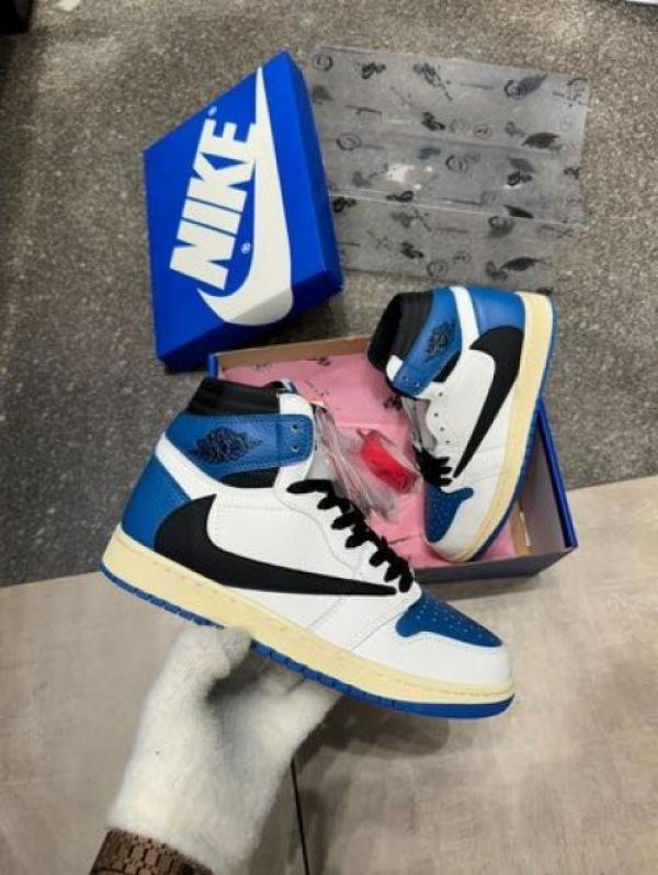 AIR JORDAN RETRO 1 TRAVIS SCOTT FRAGMENT HIGH LONG TOP BATCH UA - Image 3