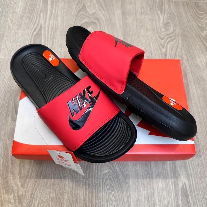 Nike Victori One Red Black Flip-Flop