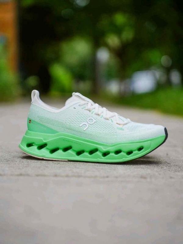 On CloudSurfer Max Ivory Honeydew TOP BATCH UA - Image 4