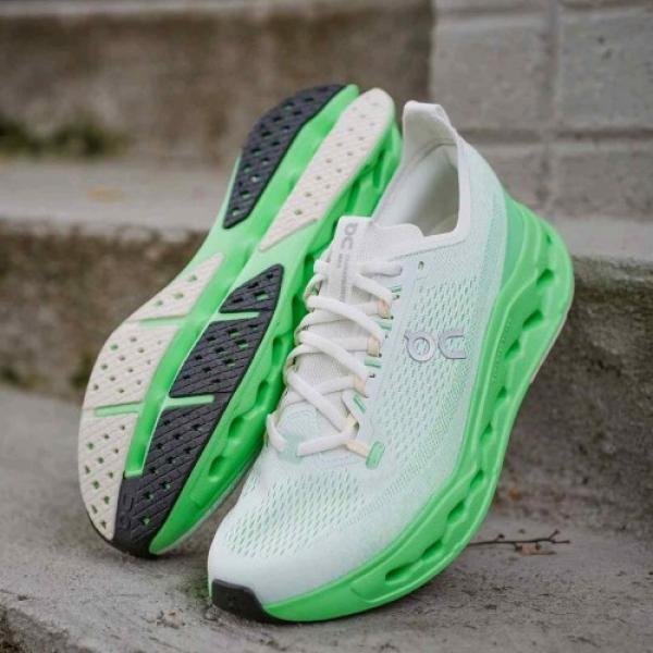 On CloudSurfer Max Ivory Honeydew TOP BATCH UA - Image 3