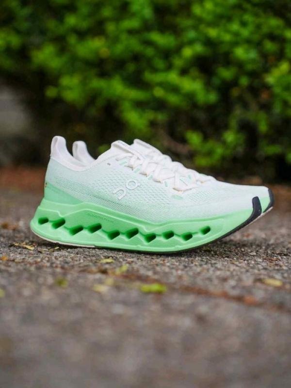 On CloudSurfer Max Ivory Honeydew TOP BATCH UA - Image 2