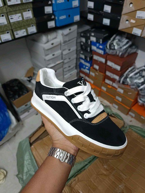 louis vuitton skate sneaker UA 453 TOP BATCH UA - Image 3