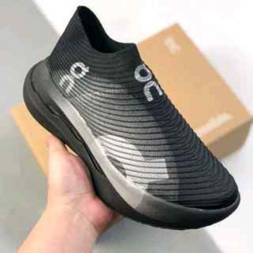 ON RUNNING CLOUD BOOM STRIKE LS BLACK  TOP BATCH UA - Image 5