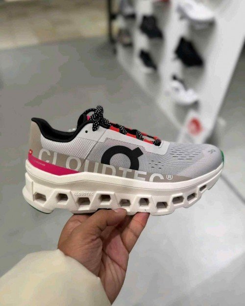 On CLOUDMONSTER Silver Ivory TOP BATCH UA - Image 3