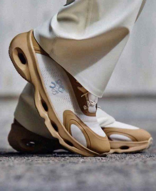 ON RUNNING CLOUD SOLO BEIGE BROWN  TOP BATCH UA - Image 4