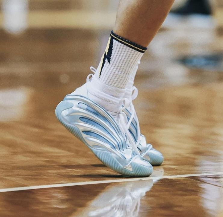 ADIDAS HARDEN VOLUME 9 GLOW BLUE TOP BATCH UA - Image 4