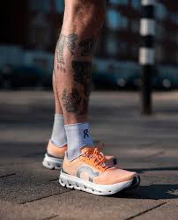 On Running Cloud Flow 5 Orange White TOP BATCH UA - Image 4