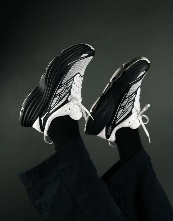 Hoka Bondi 8 TS Caged - FrostBlack TOP BATCH UA - Image 3