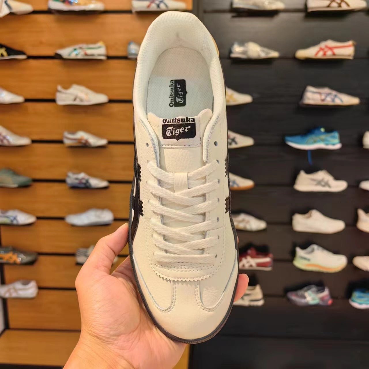 Branded Tiger Sneakers Tokuten Cream Black - Image 5