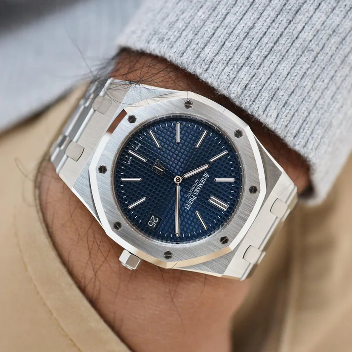 Audemars Piguet AP Royal Oak Silver Blue Metal - Image 3