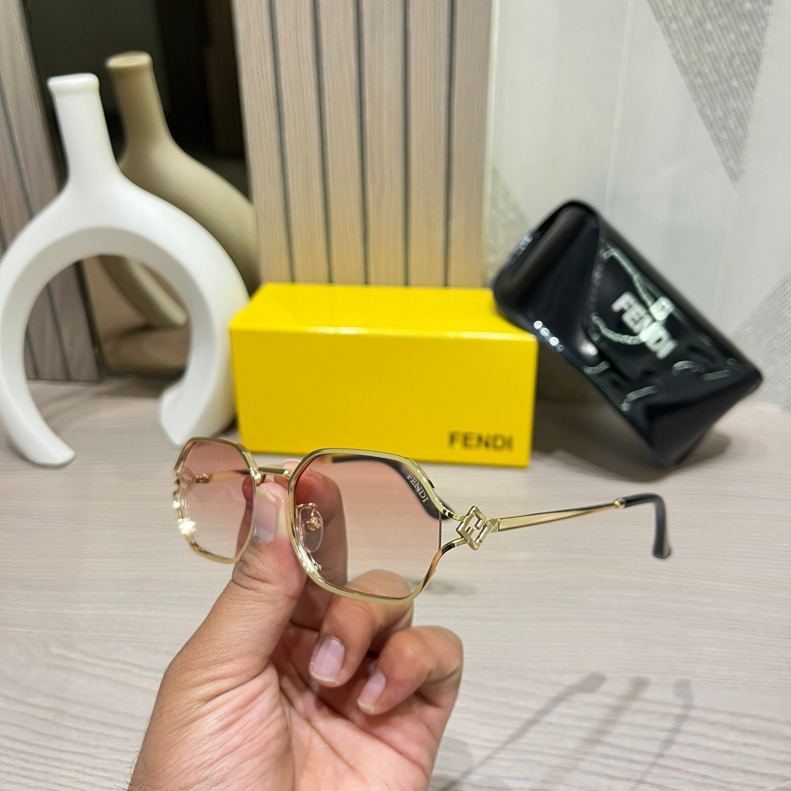 Fendi pink & gold premium Sunglasses’s - Image 4